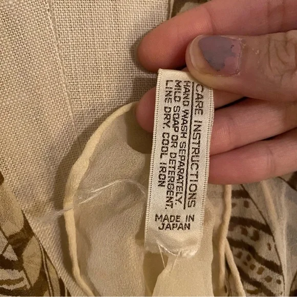 Anne Klein silk sustainable feather print sheer scarf wrap - Picture 8 of 16